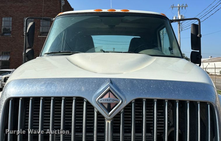 image for item EG0498 2008 International 4400 utility / service truck