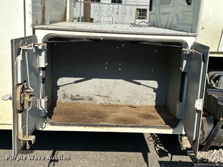 image for item EG0498 2008 International 4400 utility / service truck