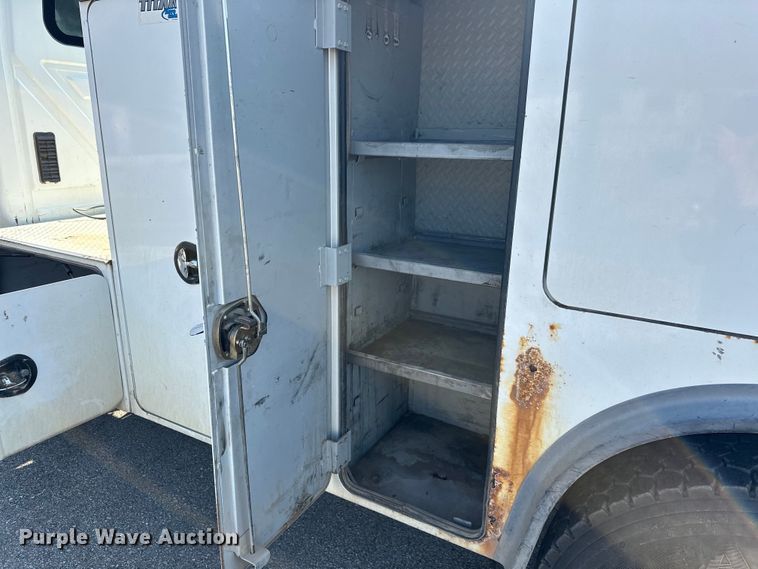 image for item EG0498 2008 International 4400 utility / service truck