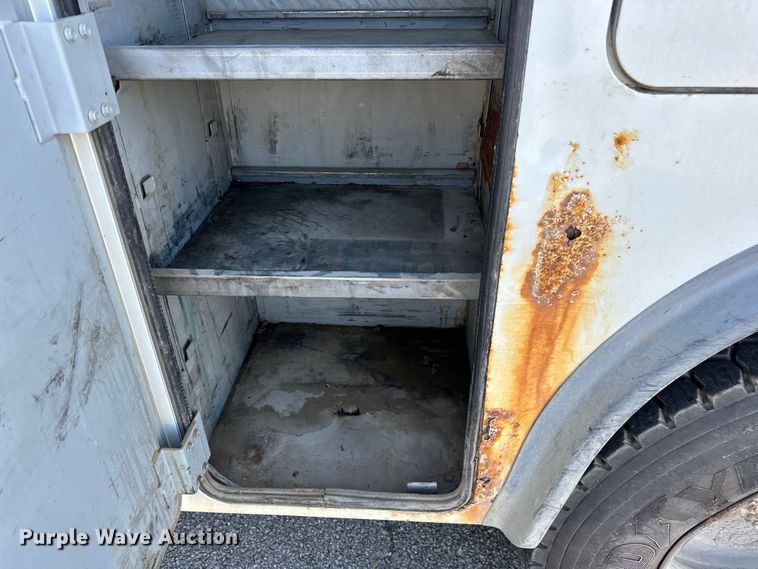 image for item EG0498 2008 International 4400 utility / service truck