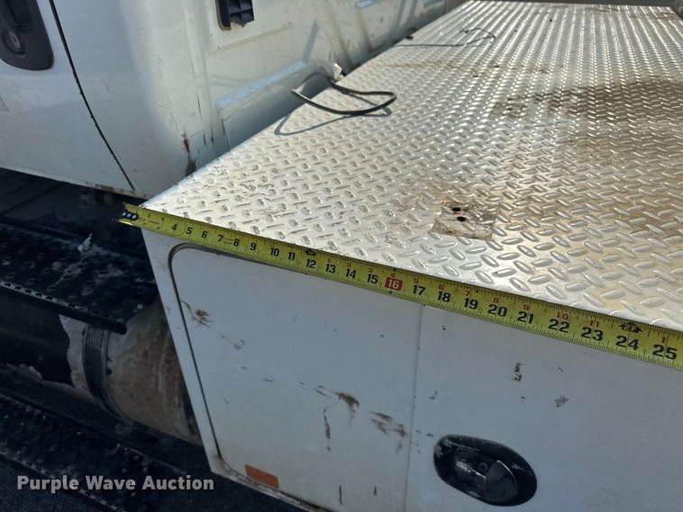 image for item EG0498 2008 International 4400 utility / service truck