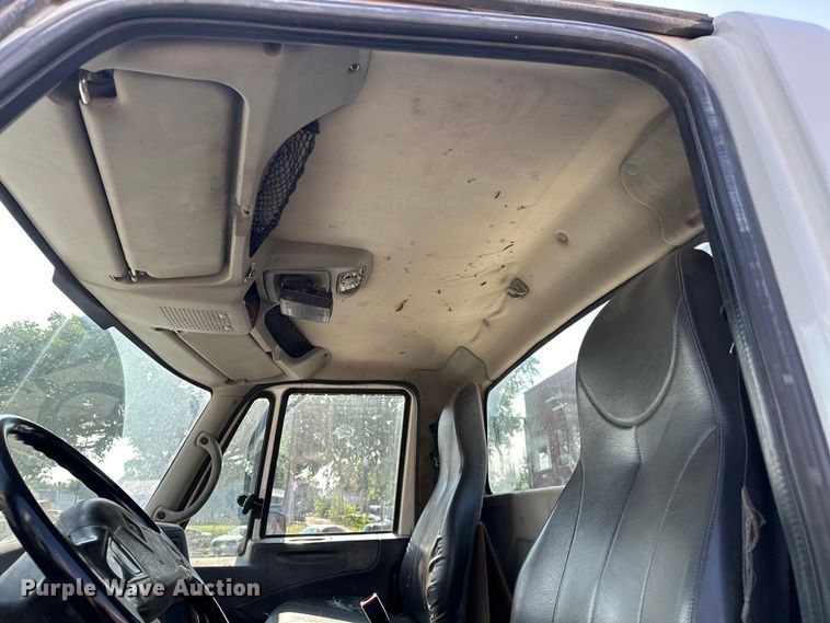 image for item EG0498 2008 International 4400 utility / service truck