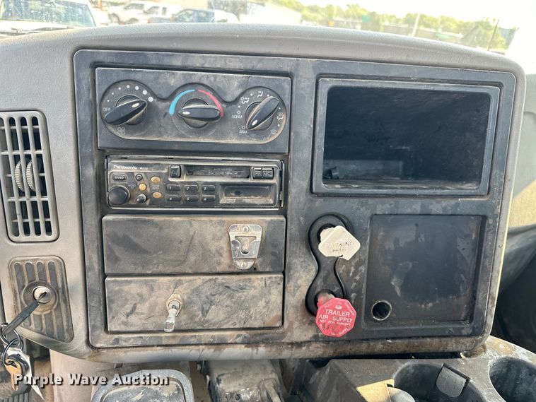 image for item EG0498 2008 International 4400 utility / service truck