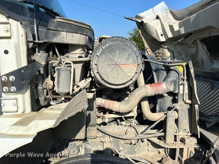 image for item EG0498 2008 International 4400 utility / service truck