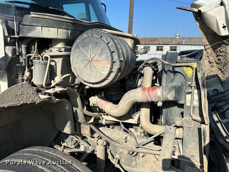 image for item EG0498 2008 International 4400 utility / service truck