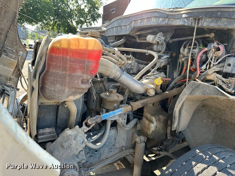 image for item EG0498 2008 International 4400 utility / service truck