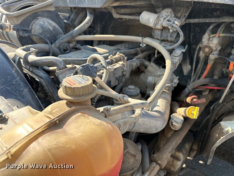 image for item EG0498 2008 International 4400 utility / service truck