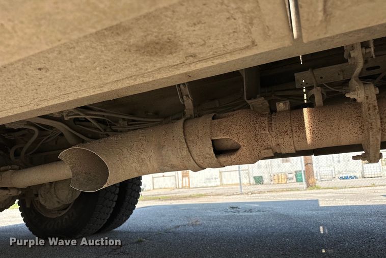 image for item EG0498 2008 International 4400 utility / service truck