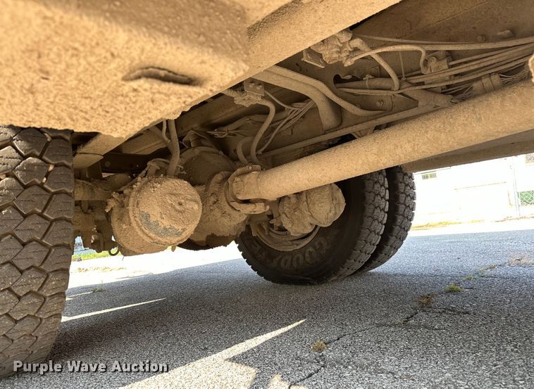 image for item EG0498 2008 International 4400 utility / service truck