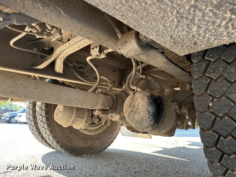 image for item EG0498 2008 International 4400 utility / service truck