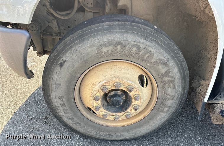 image for item EG0498 2008 International 4400 utility / service truck