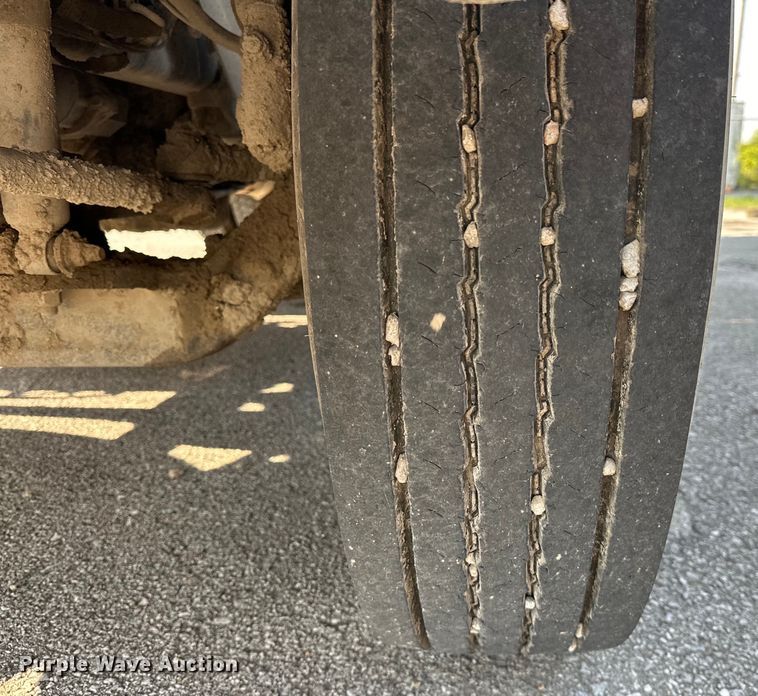 image for item EG0498 2008 International 4400 utility / service truck