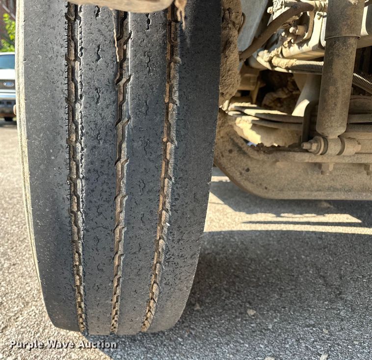 image for item EG0498 2008 International 4400 utility / service truck