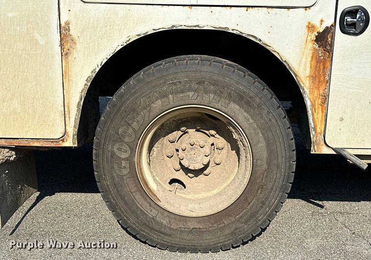 image for item EG0498 2008 International 4400 utility / service truck