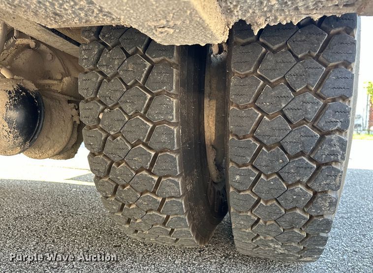 image for item EG0498 2008 International 4400 utility / service truck