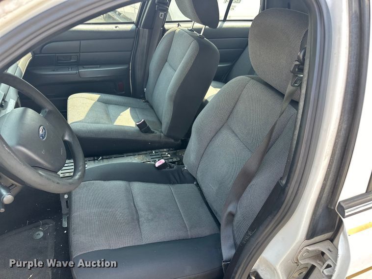 image for item EG0499 2011 Ford Crown Victoria Police Interceptor 