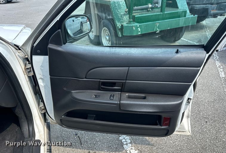 image for item EG0499 2011 Ford Crown Victoria Police Interceptor 