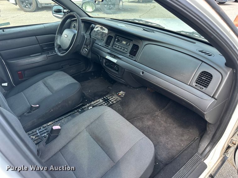 image for item EG0499 2011 Ford Crown Victoria Police Interceptor 