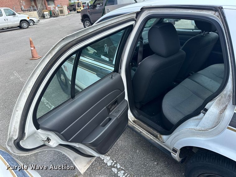 image for item EG0499 2011 Ford Crown Victoria Police Interceptor 