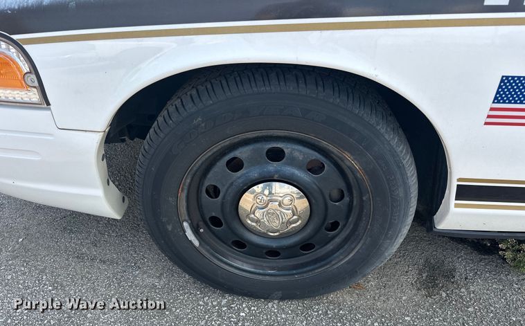 image for item EG0499 2011 Ford Crown Victoria Police Interceptor 