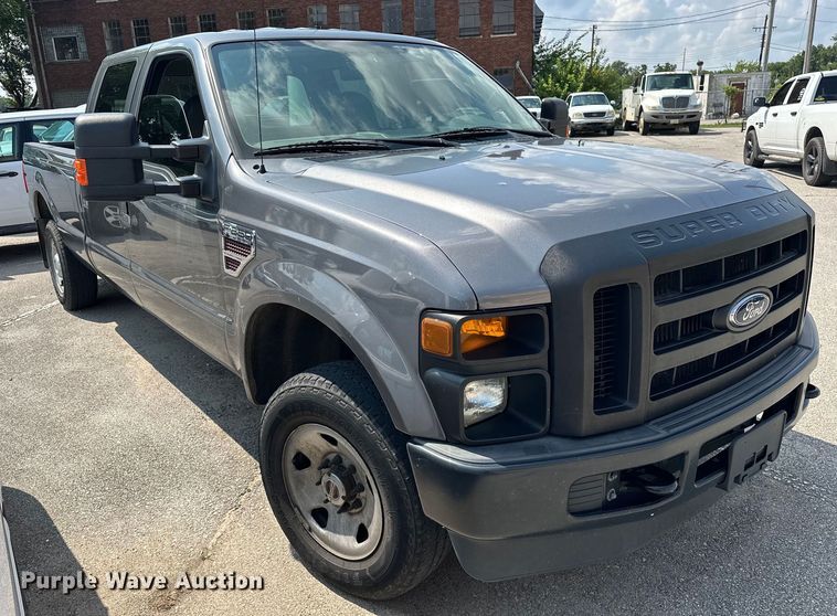 image for item EG0501 2009 Ford F250 Super Duty Crew Cab pickup truck