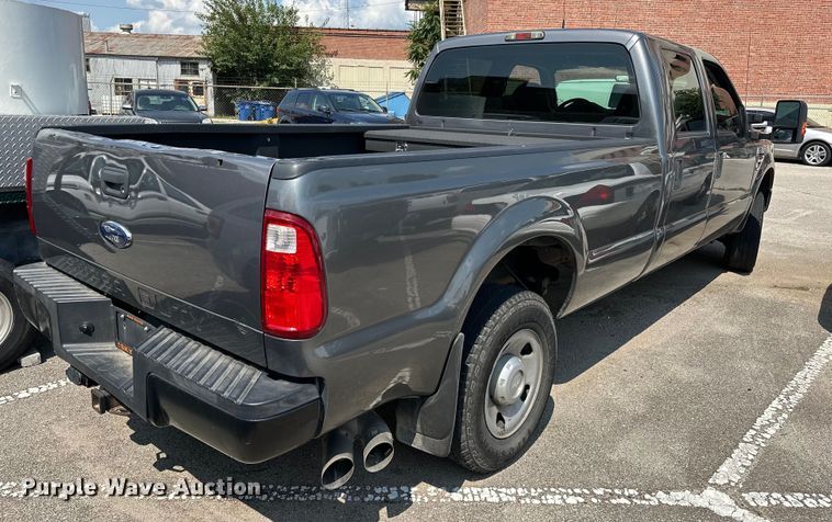 image for item EG0501 2009 Ford F250 Super Duty Crew Cab pickup truck