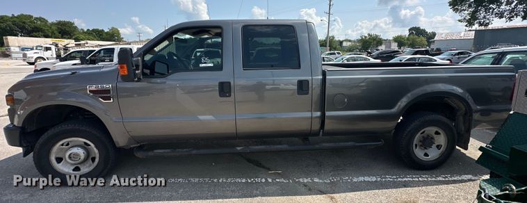 image for item EG0501 2009 Ford F250 Super Duty Crew Cab pickup truck