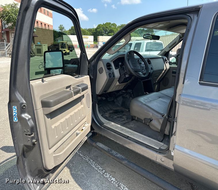 image for item EG0501 2009 Ford F250 Super Duty Crew Cab pickup truck