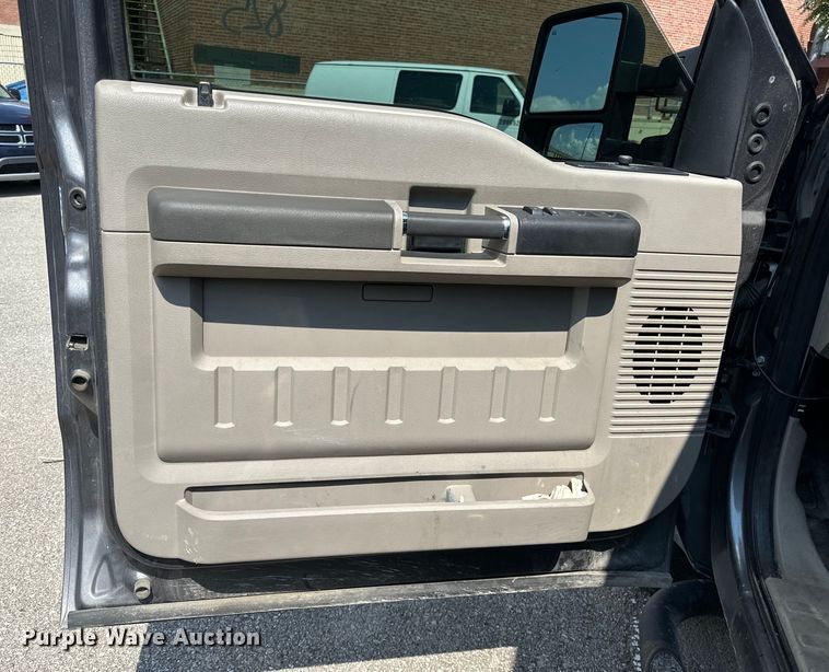 image for item EG0501 2009 Ford F250 Super Duty Crew Cab pickup truck