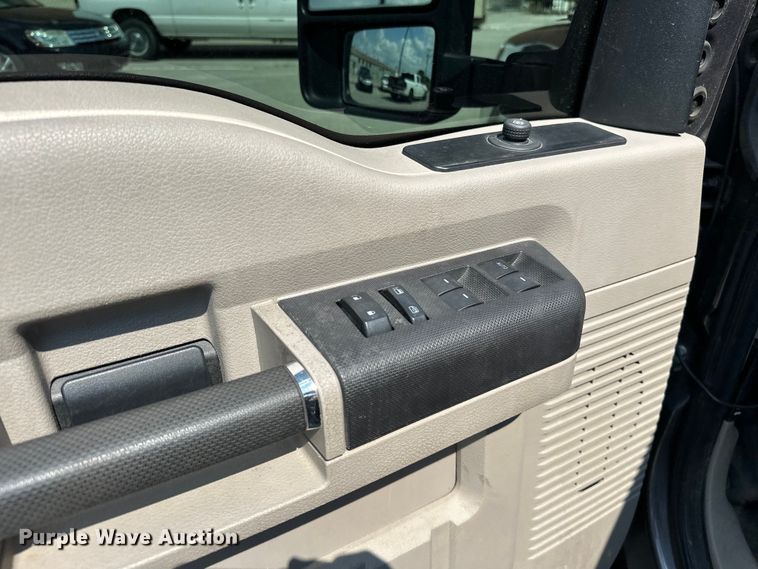 image for item EG0501 2009 Ford F250 Super Duty Crew Cab pickup truck