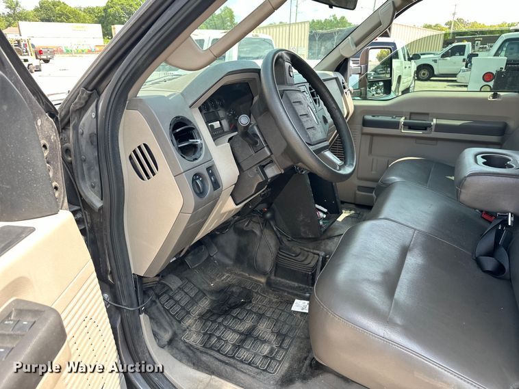 image for item EG0501 2009 Ford F250 Super Duty Crew Cab pickup truck