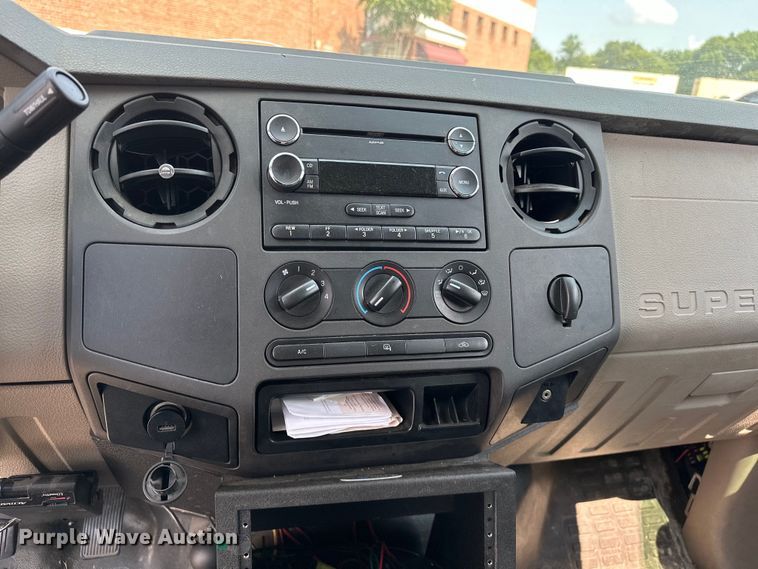 image for item EG0501 2009 Ford F250 Super Duty Crew Cab pickup truck