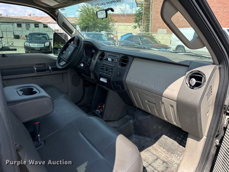 image for item EG0501 2009 Ford F250 Super Duty Crew Cab pickup truck