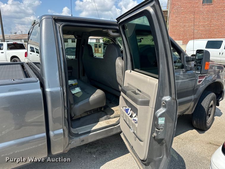 image for item EG0501 2009 Ford F250 Super Duty Crew Cab pickup truck