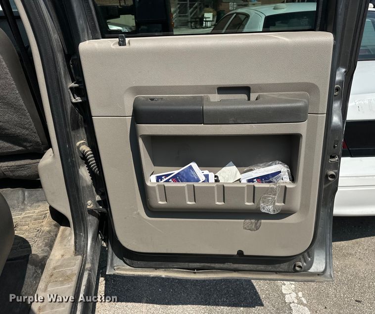 image for item EG0501 2009 Ford F250 Super Duty Crew Cab pickup truck