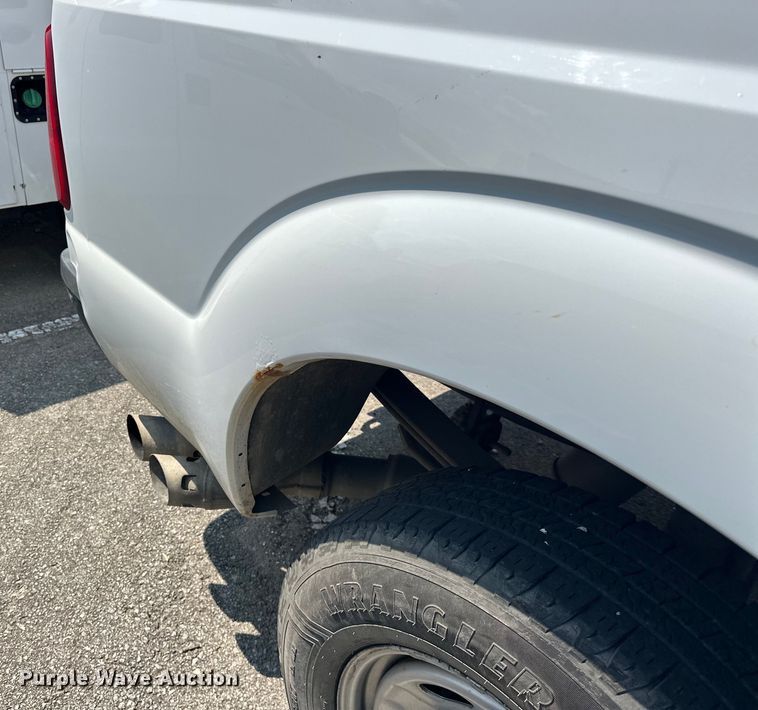 image for item EG0503 2011 Ford F250 Super Duty SuperCab pickup truck