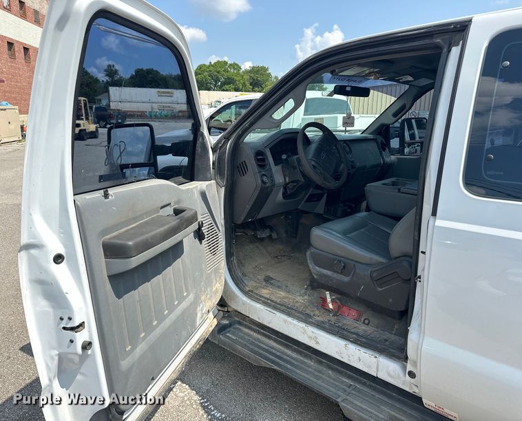 image for item EG0503 2011 Ford F250 Super Duty SuperCab pickup truck