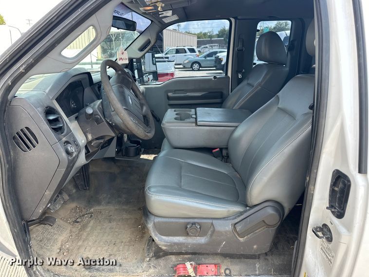 image for item EG0503 2011 Ford F250 Super Duty SuperCab pickup truck