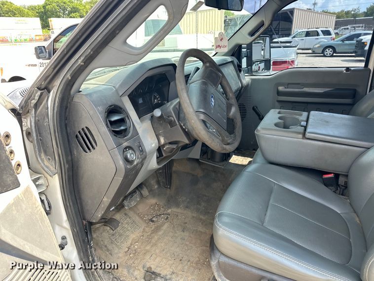 image for item EG0503 2011 Ford F250 Super Duty SuperCab pickup truck