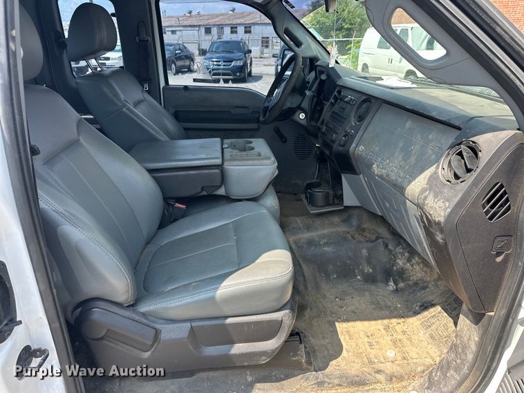 image for item EG0503 2011 Ford F250 Super Duty SuperCab pickup truck