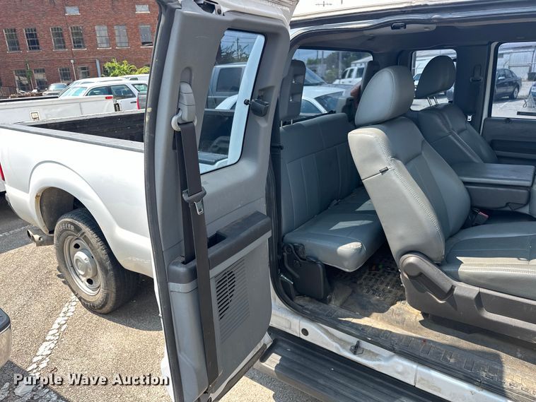 image for item EG0503 2011 Ford F250 Super Duty SuperCab pickup truck