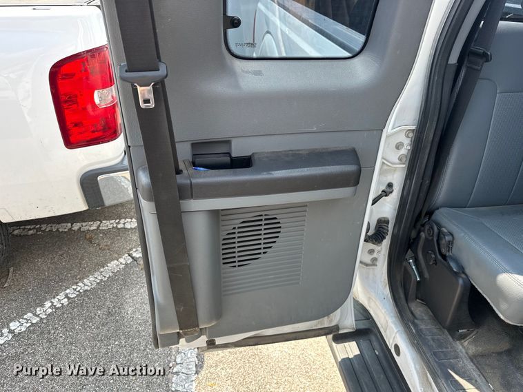 image for item EG0503 2011 Ford F250 Super Duty SuperCab pickup truck