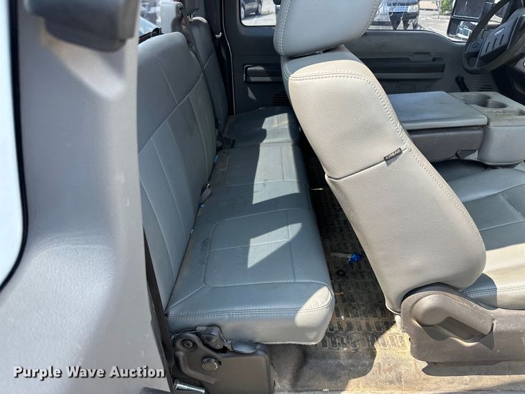 image for item EG0503 2011 Ford F250 Super Duty SuperCab pickup truck