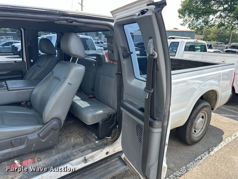 image for item EG0503 2011 Ford F250 Super Duty SuperCab pickup truck