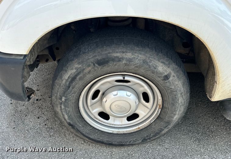 image for item EG0503 2011 Ford F250 Super Duty SuperCab pickup truck