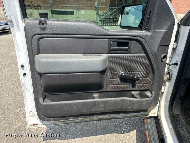 image for item EG0504 2013 Ford F150 SuperCab pickup truck