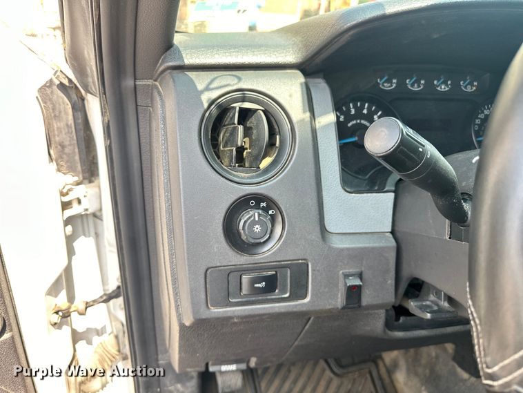 image for item EG0504 2013 Ford F150 SuperCab pickup truck