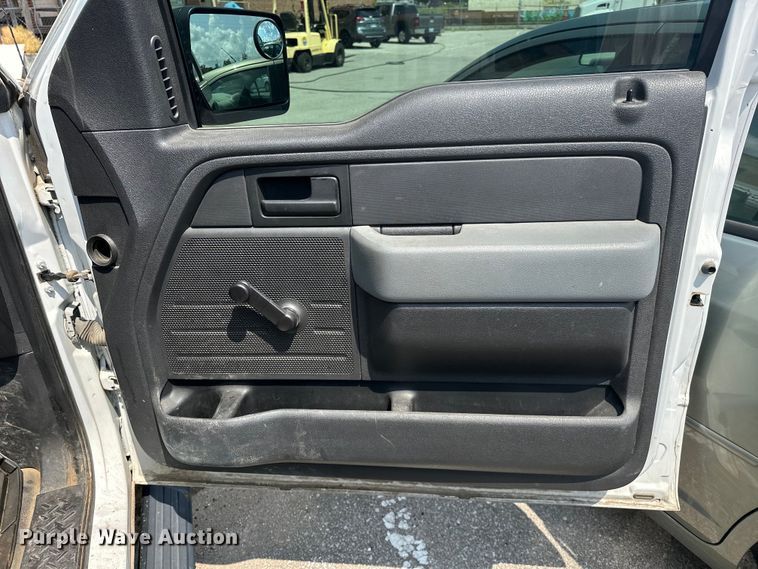 image for item EG0504 2013 Ford F150 SuperCab pickup truck