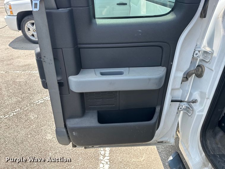 image for item EG0504 2013 Ford F150 SuperCab pickup truck