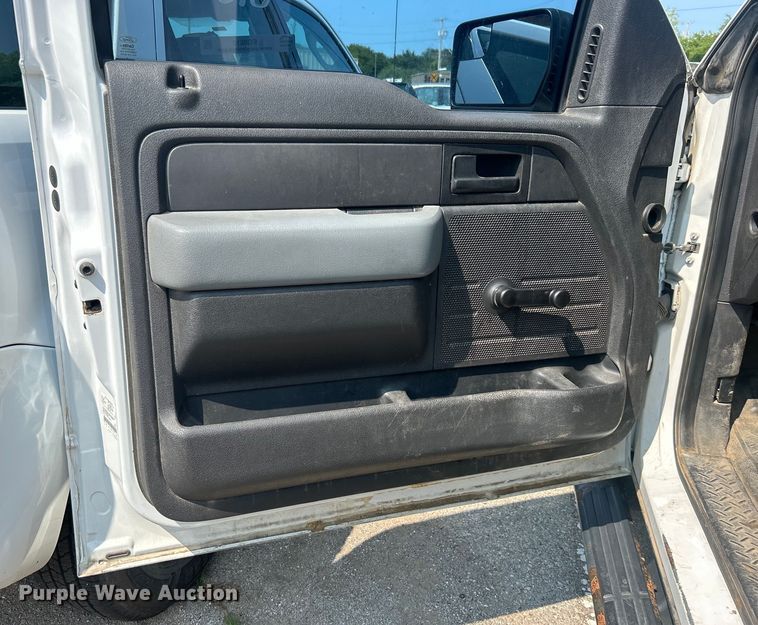 image for item EG0510 2013 Ford F150 SuperCab pickup truck